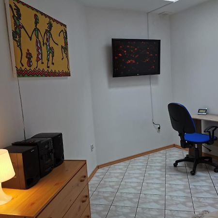 White Apartment Яблона Екстериор снимка