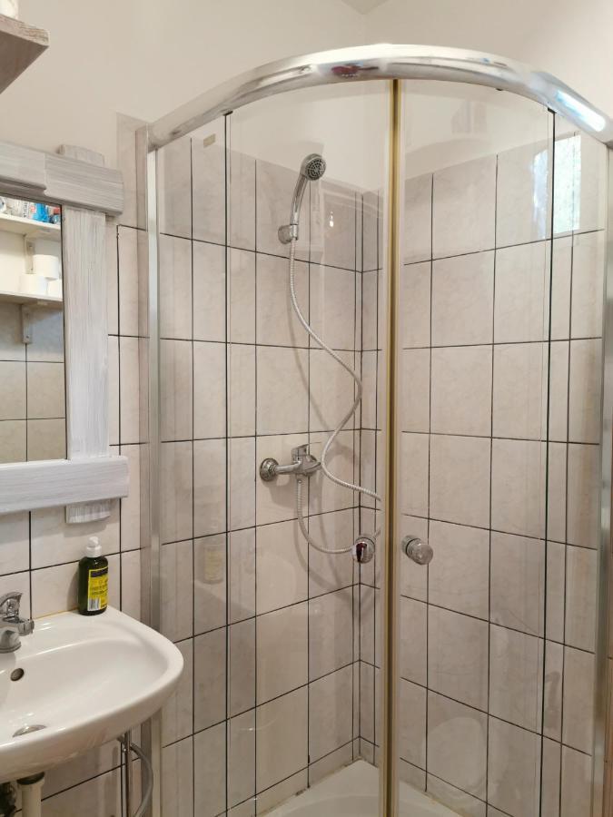 White Apartment Яблона Екстериор снимка