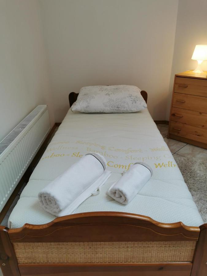 White Apartment Яблона Екстериор снимка