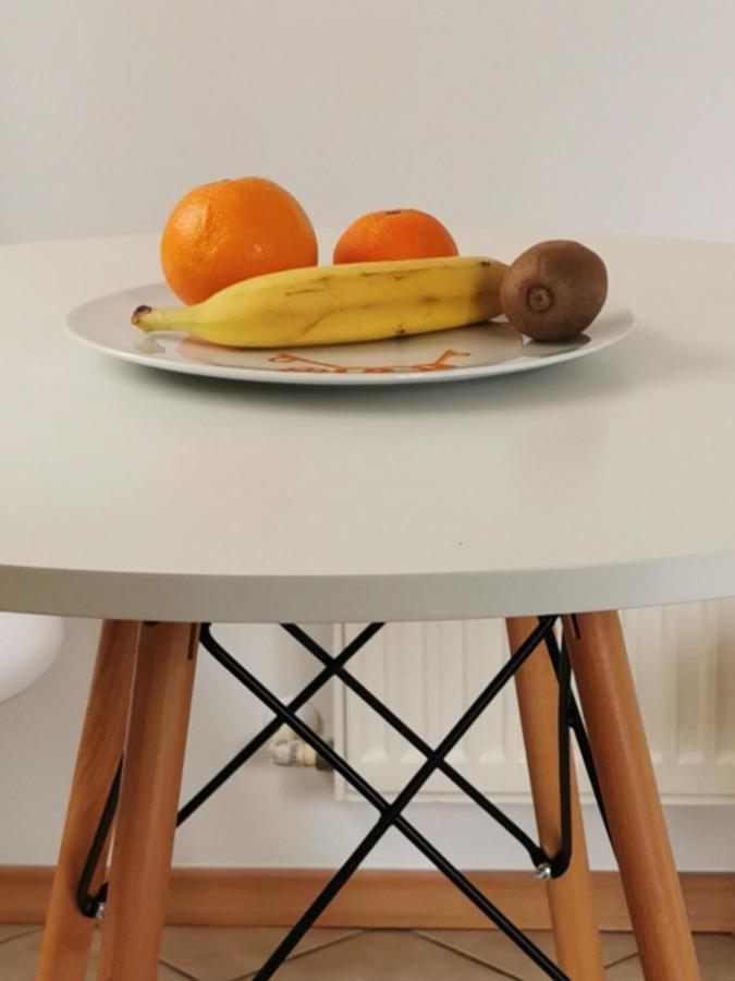 White Apartment Яблона Екстериор снимка